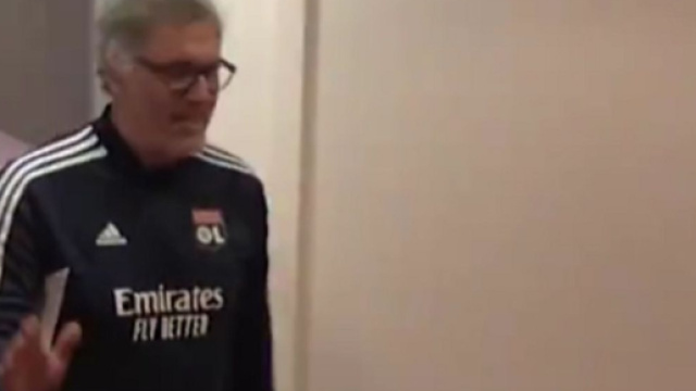 Laurent Blanc avait averti, il n'avait pas envie d'aborder le sujet du mercato. (capture Twitter RMC Sports)