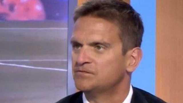 Gr&eacute;gory Schneider sur le plateau de la chaine L'Equipe (capture Twitter L'Equipe de Greg)