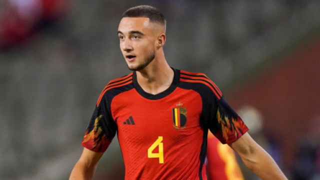 Zeno Debast potrebbe sostituire Skriniar nell'Inter del prossimo anno.