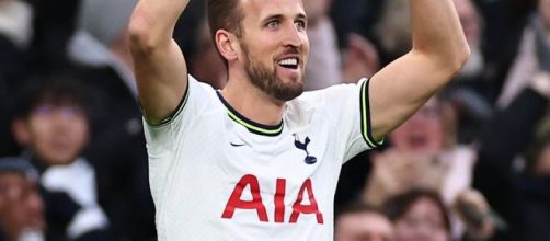 Kane se isolou como maior artilheiro do Tottenham (Reprodu&ccedil;&atilde;o/Twitter/@Spurs_ES).