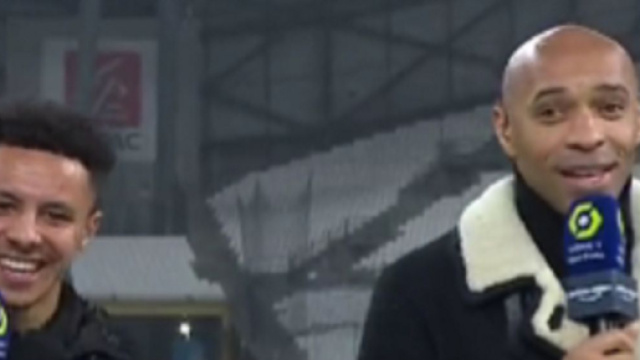 Sofiane Diop et Thierry Henry tout sourire sur Prime Video (capture Prime Video)