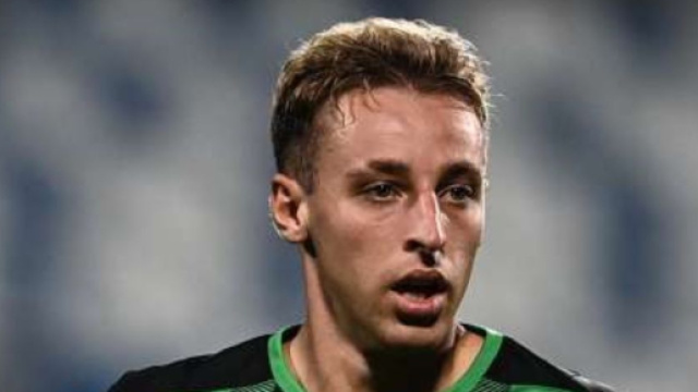 In foto Davide Frattesi, centrocampista del Sassuolo.