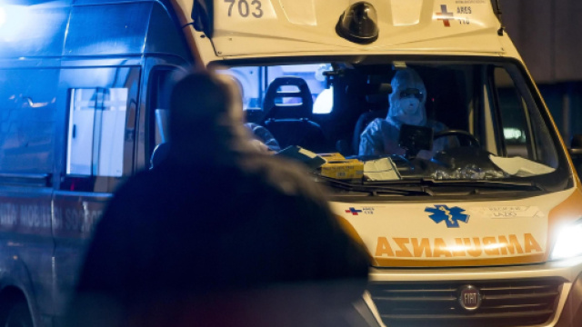 Padova, trovato a terra agonizzante un bancario di 55 anni: &egrave; morto poche ore dopo in ospedale