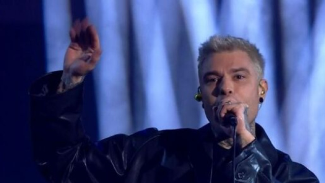 Sanremo 2023, Fedez scatena il caos in diretta