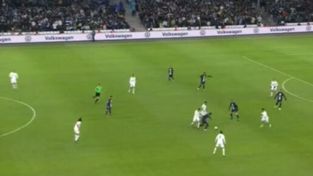 L'OM a pris le meilleur sur le PSG, notamment dans l'envie. (screenshot Twitter - @HRivayrand)