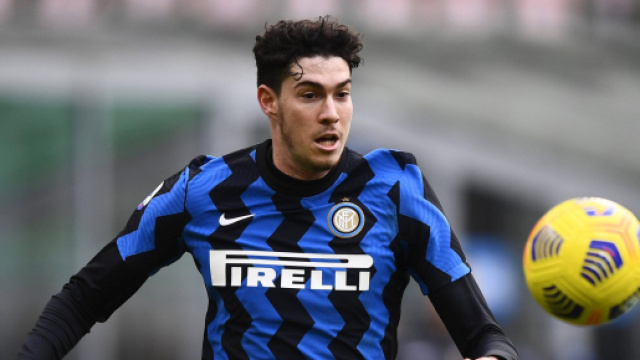 Sembra esserci distanza tra Bastoni e l'Inter per il rinnovo del contratto.