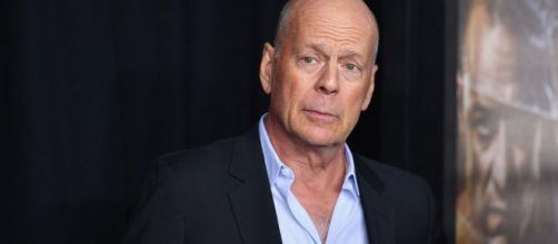 "Bruce Willis est&aacute; agressivo e n&atilde;o reconhece a m&atilde;e", diz prima da m&atilde;e do ator - Galeria Blasting News