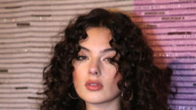 Deva Cassel, la fille de Monica Bellucci (capture Twitter @purepeople)