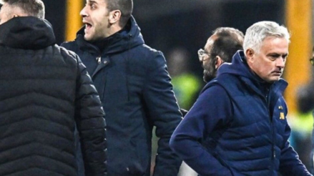 Jos&eacute; Mourinho exclu face &agrave; la Cremonese. (screenshot Twitter @brfootball)