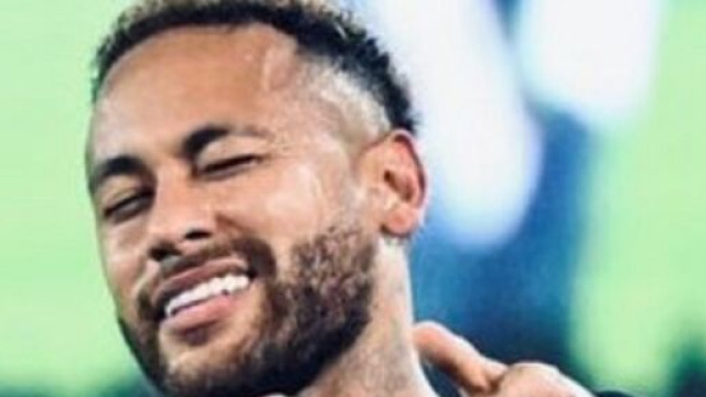 Neymar sous les couleurs du PSG (Capture Twitter @Amour_Du_Foot)