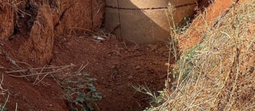 En su cuenta de Twitter, Antonio del Castillo subi&oacute; una foto del pozo (Twitter/@Kastillo62)