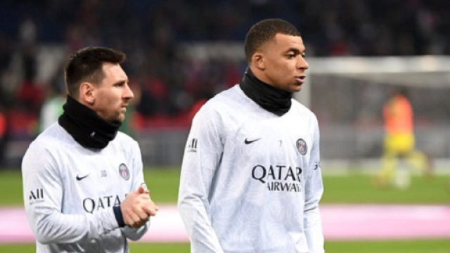Lionel Messi et Kylian Mbapp&eacute; au PSG (capture Twitter Actu Foot)