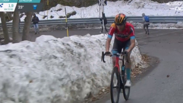 Tirreno Adriatico, Damiano Caruso al comando sulla salita di Sassotetto.