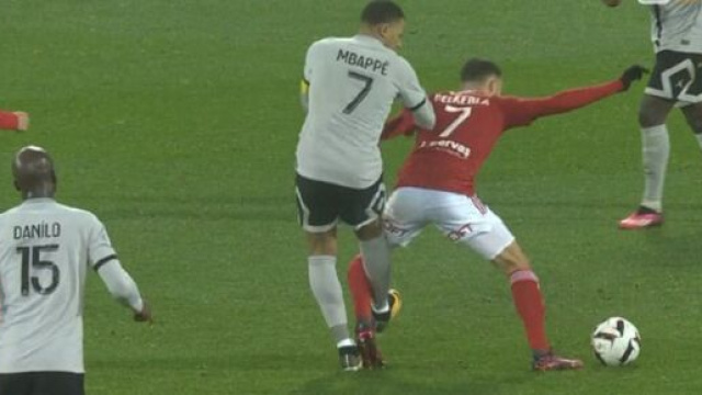 Kylian Mbapp&eacute; contre Brest (capture Twitter Be Football)