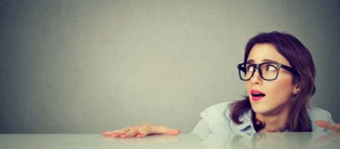 Attacchi di panico: sintomi, cosa fare subito quando si presentano e cure