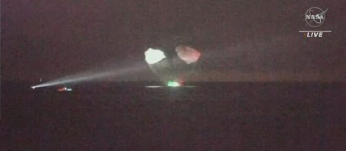 Retorno da nave &agrave; Terra (Reprodu&ccedil;&atilde;o/YouTube/AFP Portugu&ecirc;s)