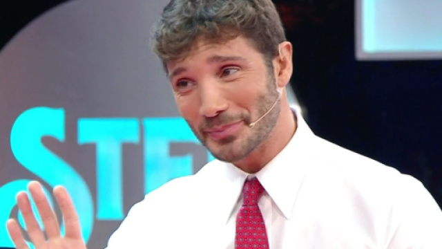 Cambio programmazione Rai aprile 2023: chiudono Resta con me e Stasera tutto &egrave; possibile.