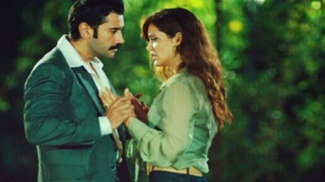 Terra amara, episodi 22-23 marzo: Akkaya e l'ex intenti a fuggire.