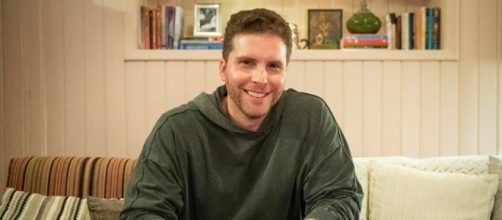 Ca&iacute;que &eacute; assexual em 'Travessia' (Reprodu&ccedil;&atilde;o/TV Globo)