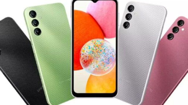 Le Samsung Galaxy A14 4G est dot&eacute; de trois appareils photo (ScreenShot Twitter @TheGalox_)