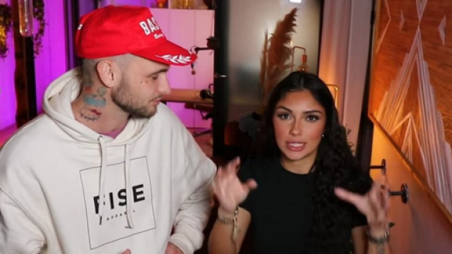 Dans la derni&egrave;re vid&eacute;o YouTube de Bastos, Clarysse r&eacute;pond &agrave; toutes ses questions indiscr&egrave;tes. (Screenshot @YouTube)