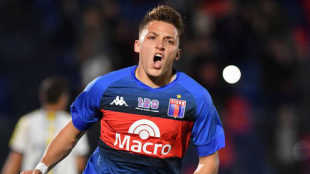 Inter, nuova idea per l'attacco: piacerebbe Mateo Retegui del Boca Juniors.