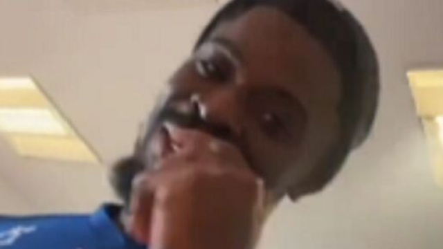 Serge Aurier est moqueur (capture Twitter Actu Foot)