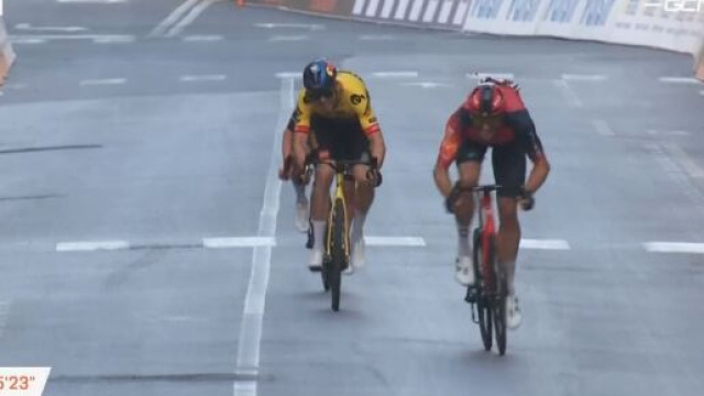 Ciclismo, Filippo Ganna conclude al secondo posto la Milano Sanremo.