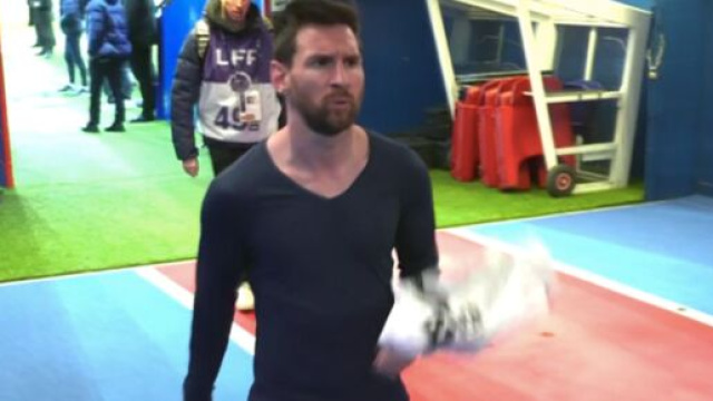Leo Messi d&eacute;&ccedil;u apr&egrave;s la d&eacute;faite du PSG face &agrave; Rennes. (screenshot Twitter - @psgcommunity_)