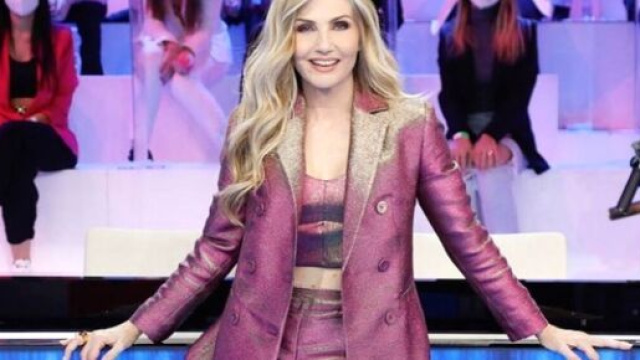 Amici 22, Lorella Cuccarini rompe il silenzio sul serale.