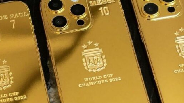 Lionel Messi a d&eacute;pens&eacute; environ 6 millions$ en cadeaux qu'il a envoy&eacute;s &agrave; ses co&eacute;quipiers (screenshoot/twitter @RoyNemer)