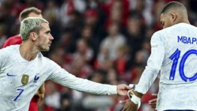 Le brassard de capitaine des Bleus a &eacute;t&eacute; attribu&eacute; &agrave; Kylian Mbapp&eacute;, malgr&eacute; l'exp&eacute;rience d'Antoine Griezmann (Screenshoot Twitter @lequipe)