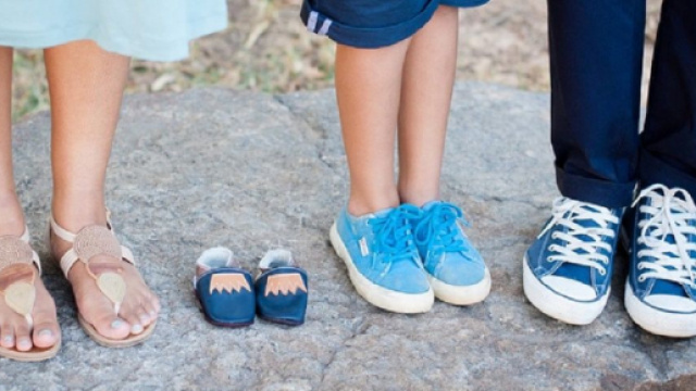 Une annonce de grossesse avec des chaussures (Screenshot Pixabay @KathrinPie)