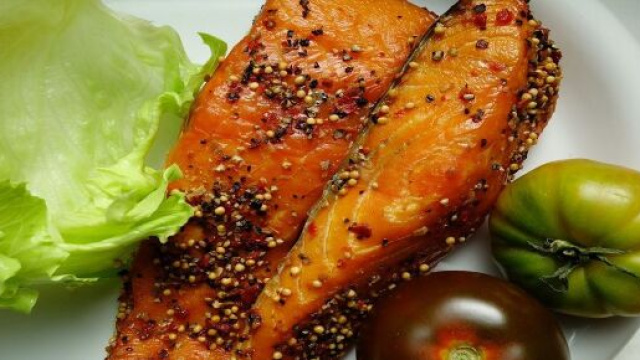 Les plats &agrave; base de saumon fum&eacute; contiennent de l'om&eacute;ga-3 (pixabay.com /@ Stephanie Albert)