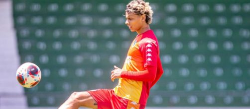 Jogador colombiano interessa ao Palmeiras (Reprod&ccedil;&atilde;o/Twitter/@guaranifc)