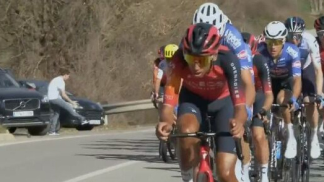 Vuelta Catalunya, Egan Bernal in testa al gruppo.