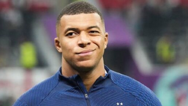 Kylian Mbapp&eacute;, le nouveau capitaine de l'&eacute;quipe de France (capture Twitter @Actu Foot)