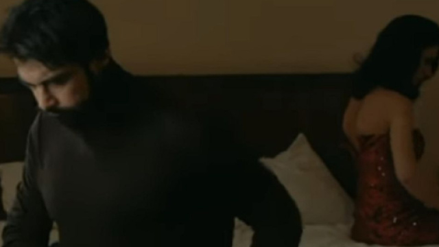 Terra amara,episodi Turchia: Demir finisce a letto con una donna.