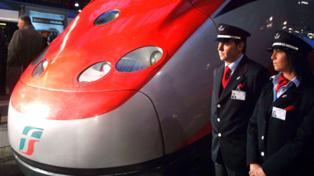 Trenitalia cerca capitreno e customers advisors.