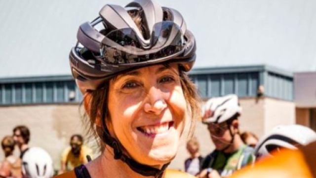 La ciclista Arensman lascia il ciclismo dopo aver perso contro la transgender Thomas.