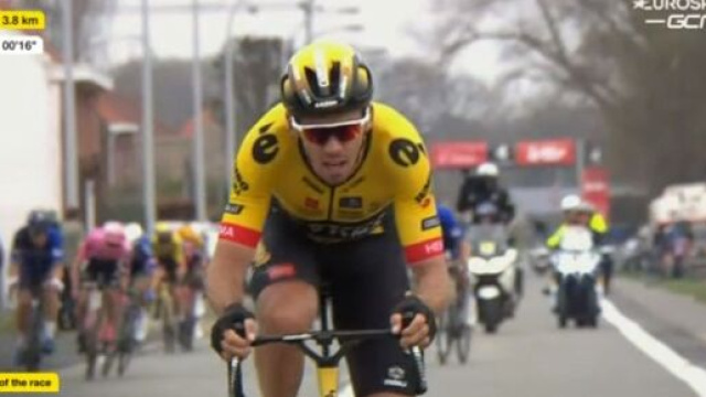 Christophe Laporte lanciato verso la vittoria della Dwars door Vlaanderen.