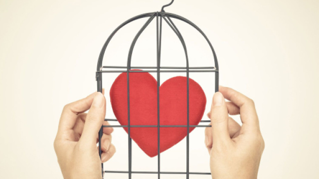 Come uscire dalla dipendenza affettiva: le chiavi per liberarsi dall'ossessione d'amore.