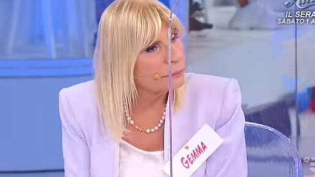 Uomini e donne, retroscena su Gemma: '&Egrave; l&igrave; per trovare l'amore, la gente lo capisce'.