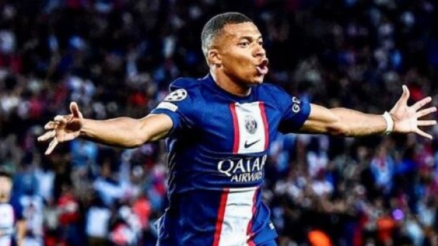 Kylian Mbapp&eacute; sous les couleurs du PSG (capture Twitter @RMadrid_actu)