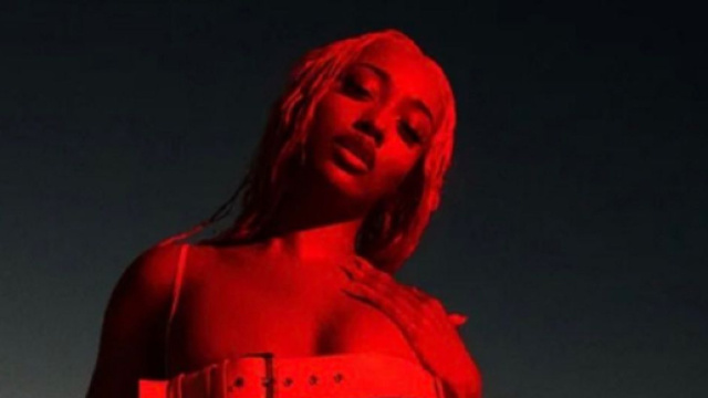 Le clip de "Jolie Go" de Shay est disponible sur YouTube (Screenshoot Twitter @KonbiniFr)