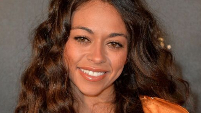 Les Apprentis Aventuriers 6 : Jessica Errero en col&egrave;re apr&egrave;s l'&eacute;limination de Charlotte. Source : screenshot Twitter @Lesapprentis_tv