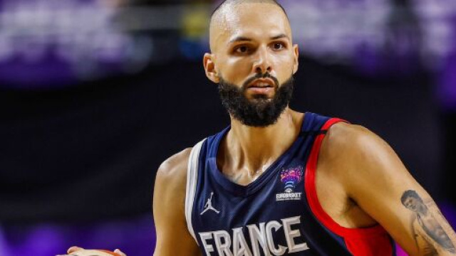 Evan Fournier &eacute;volue depuis quelques mois aux Knicks de New York. (screenshot Twitter - @_BeFootball)