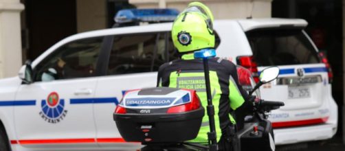 La Ertzaintza arrest&oacute; al sospechoso en el lugar de los hechos (Twitter, ertzaintzaEJGV)