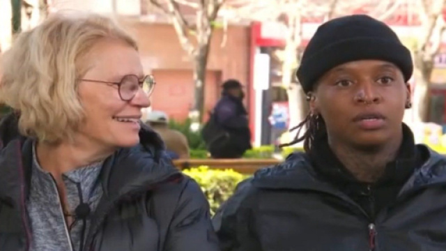 Angie et Nathalie, le bin&ocirc;me inconnu est &eacute;limin&eacute;. Source : screenshot twitter @melty