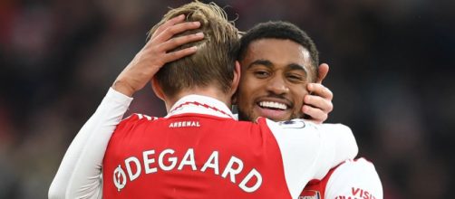 Arsenal venceu no &uacute;ltimo lance (Reprodu&ccedil;&atilde;o/Twitter/@Arsenal).